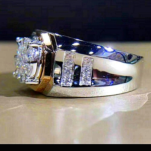 Iced out unisex ring size 8 - Picture 4 of 5